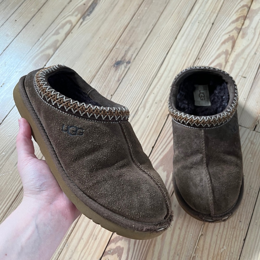 UGG Tasman Slipper Mens 8 Chocolate Brown Suede Shearling Embroidered READ